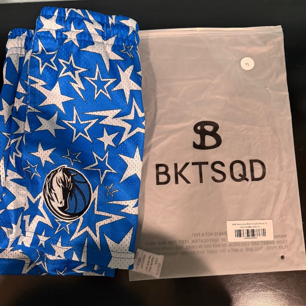Bucketsquad Youth Large Shorts - Dallas Mavericks